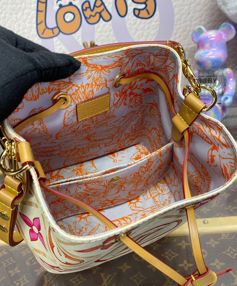 Louis Vuitton Neonoe BB M25315 Peachblow